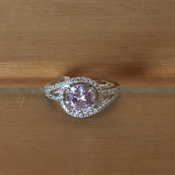 NWT Silvertone CZ Cubic Zirconia Halo Ring Size 5 - Picture 2 of 8
